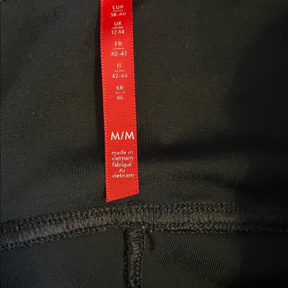 SPANX MOTO Black Leather Leggings Medium - Picture 2 of 3